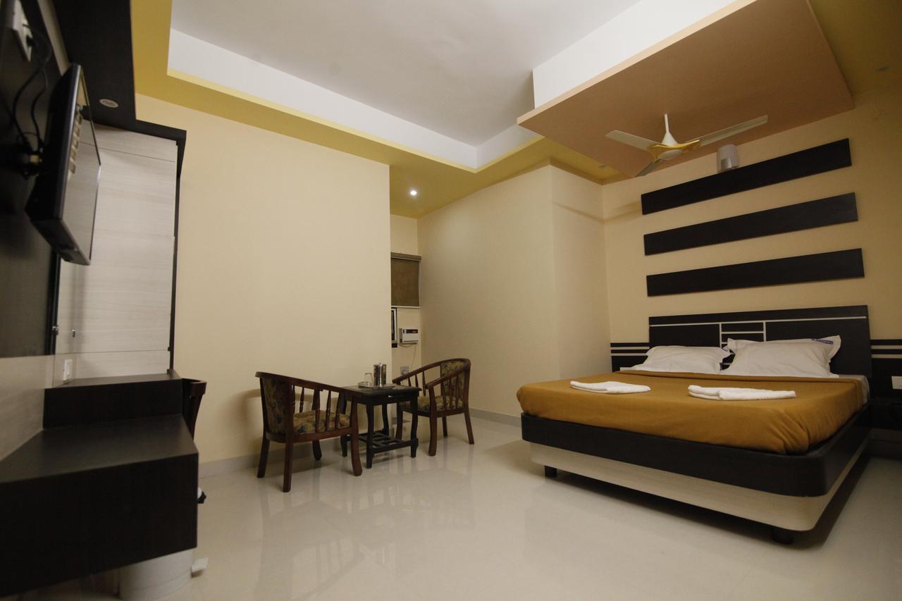 Hotel Kasi Inn Thanjavur Exteriör bild